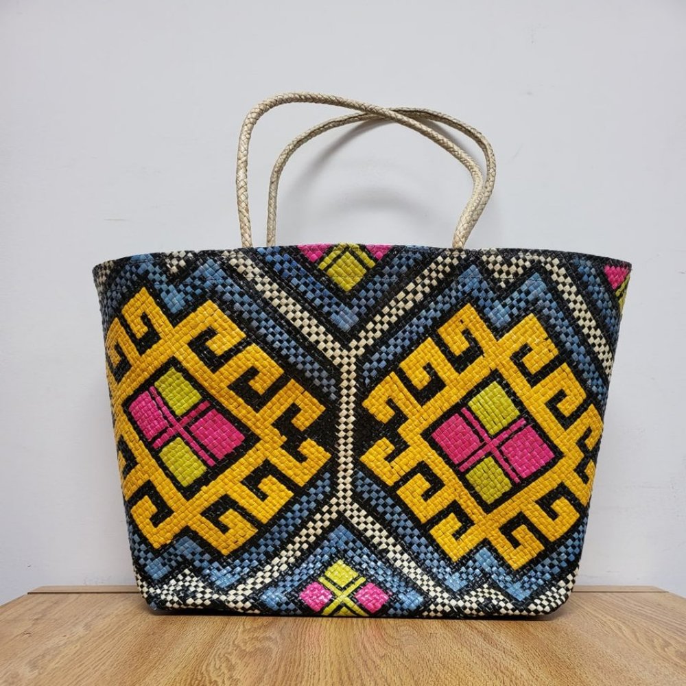 Zigzag Pattern Clutch 1